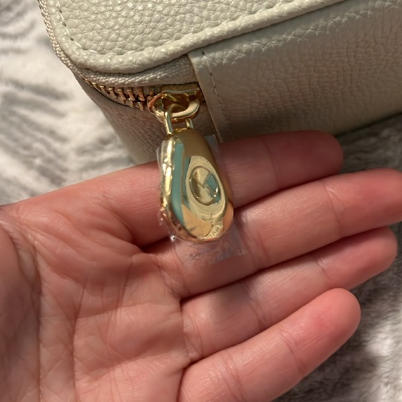 Cream Jewelry Organizer - Picture 6 of 6